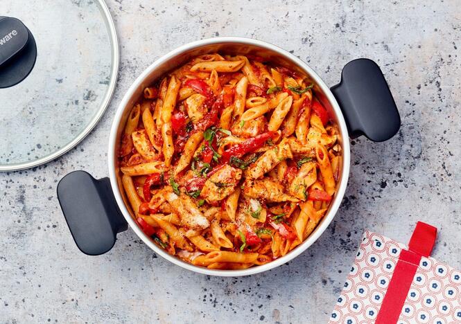 Tupperware One Pot Tomato Pasta 