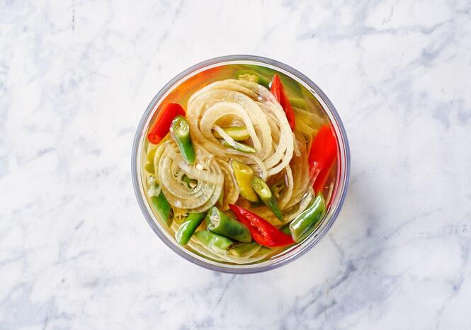Tupperware Pickled Onions 